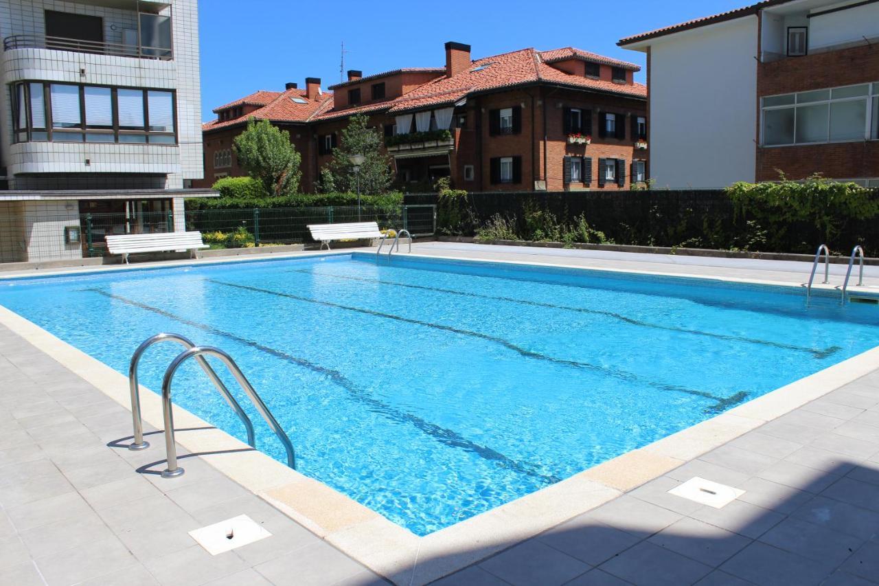 Apartamentos Zarautz Playa, Con Piscina Y Garaje Luaran gambar