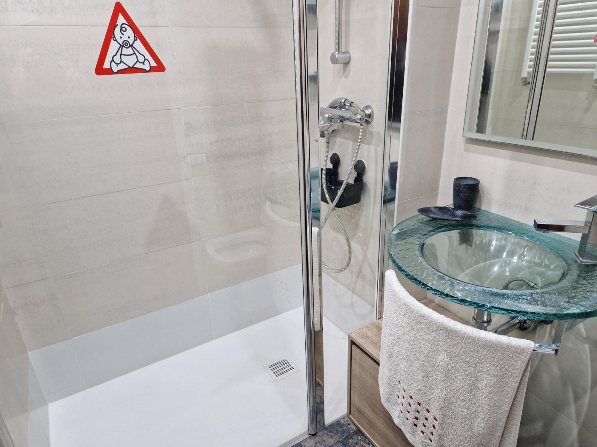 Apartamentos Zarautz Playa, Con Piscina Y Garaje Luaran gambar